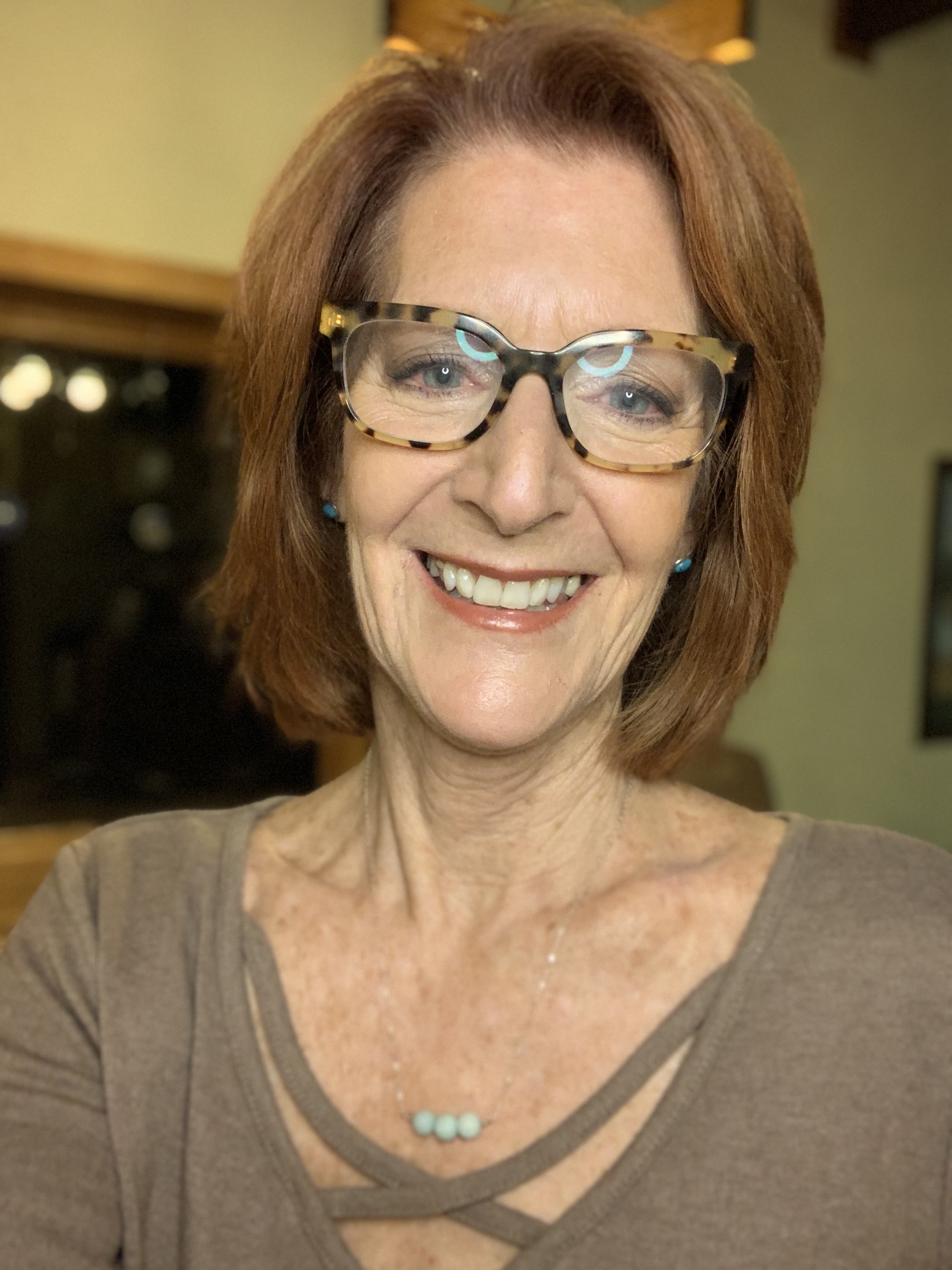 Mary's Vibrant Health with Essential Oils